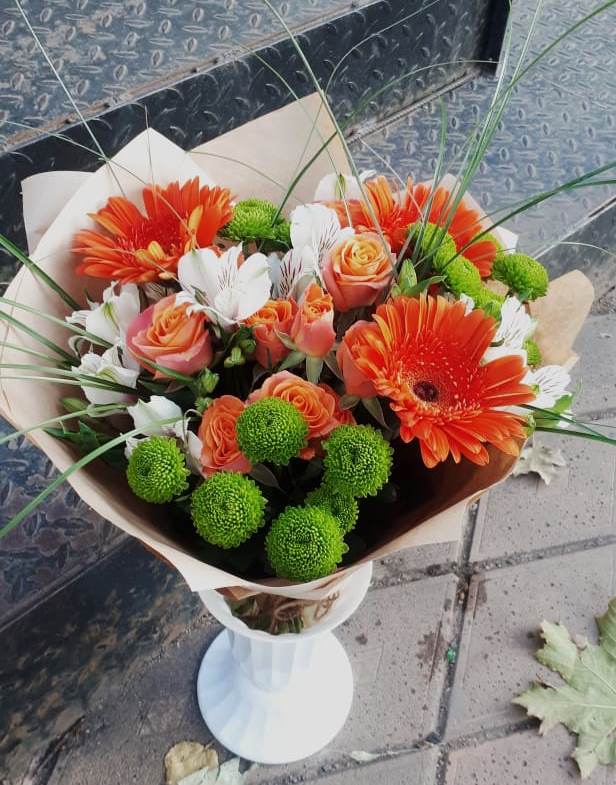 Букет цветов из: Герберы, Хризантемы, Альстромерии и Розы в Орле-Изумруде