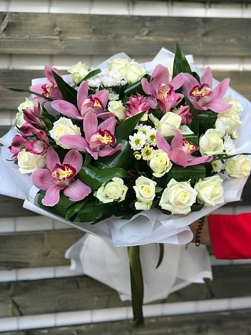 Букет цветов из: Розы и Хризантемы в Орле-Изумруде