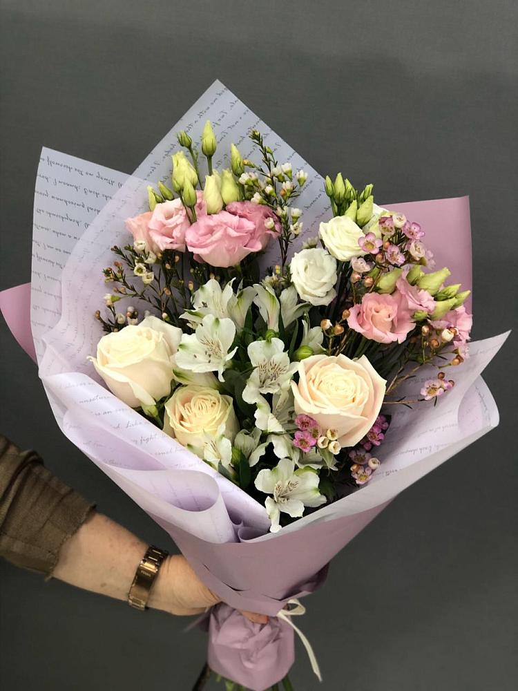 Букет цветов из: Альстромерии, Розы и Лизиантусы в Орле-Изумруде