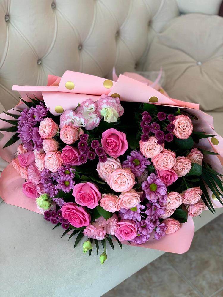 Букет цветов из: Хризантемы, Розы и Лизиантусы в Орле-Изумруде