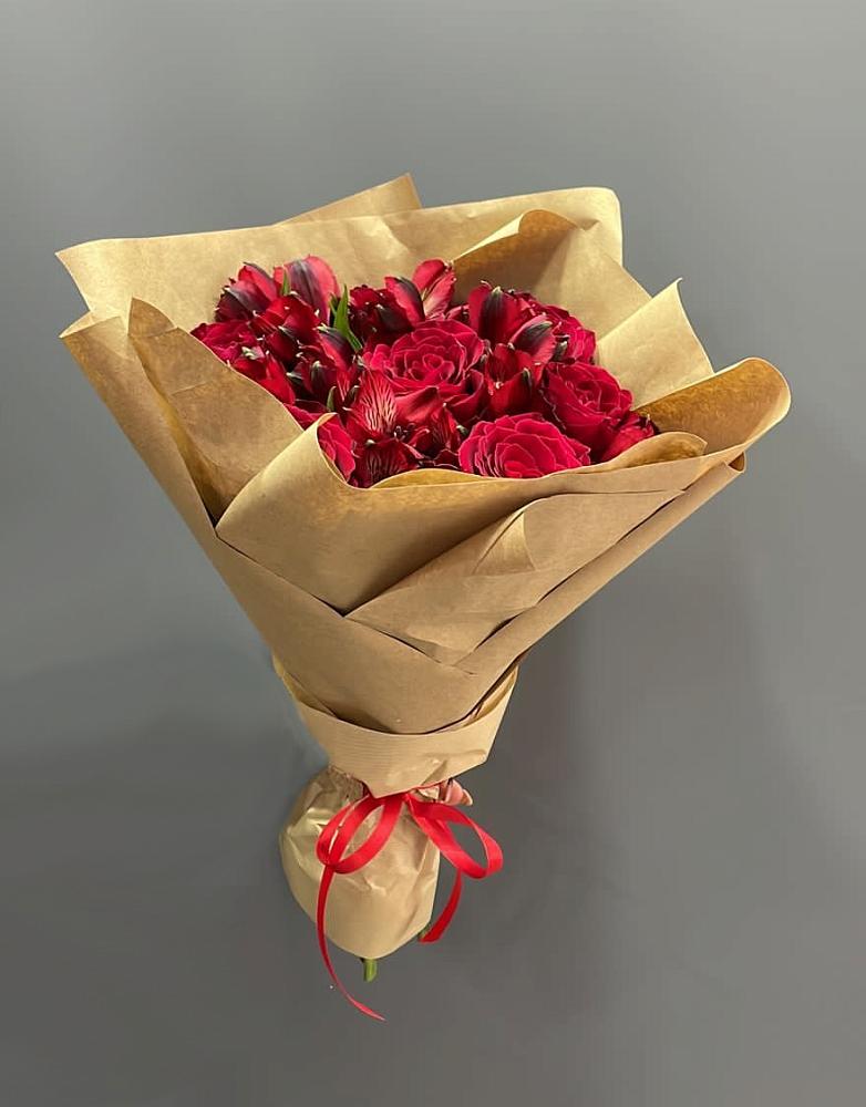 Букет цветов из: Альстромерии и Розы в Орле-Изумруде