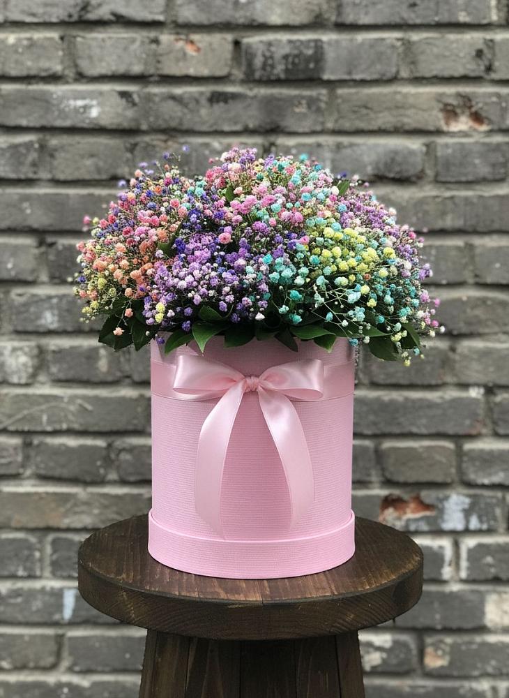 Цветочная композиция из Гипсофила и Розы в шляпной коробке в Орле-Изумруде