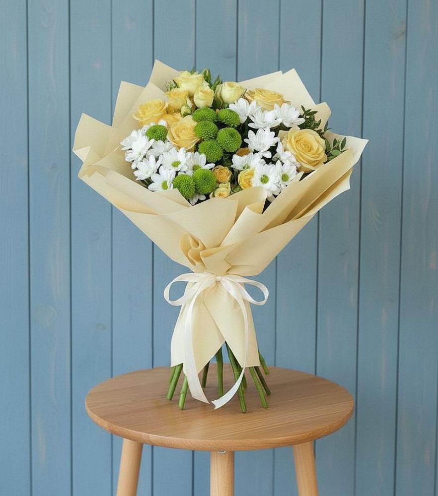 Букет цветов из: Хризантемы и Розы в Орле-Изумруде