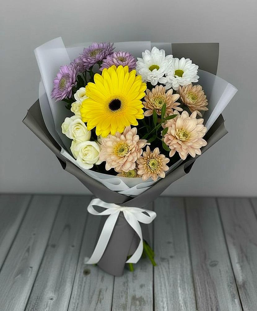 Букет цветов из: Розы, Герберы и Хризантемы в Орле-Изумруде