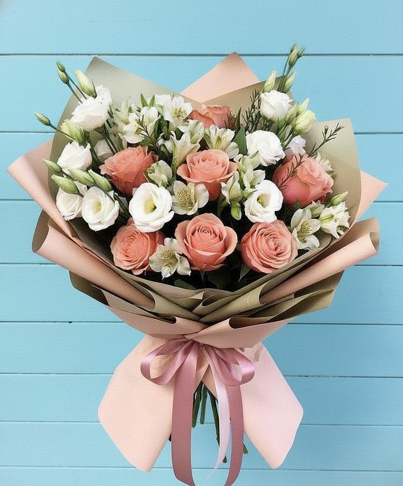 Букет цветов из: Розы, Альстромерии и Лизиантусы в Орле-Изумруде