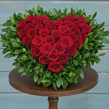 Цветочная композиция из Розы в виде сердца в Орле-Изумруде