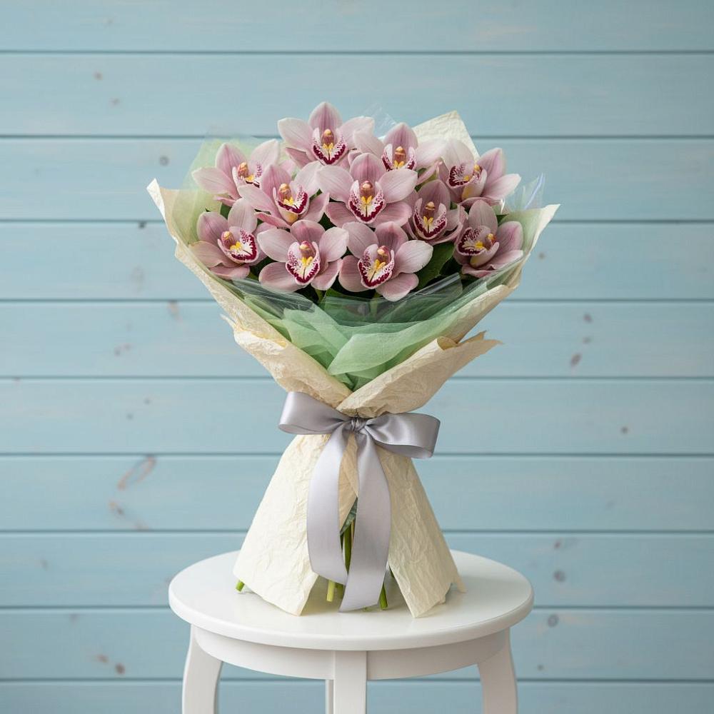 Букет цветов из: Орхидеи и Розы в Орле-Изумруде