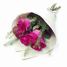 Букет цветов из:  Розы в Орле-Изумруде