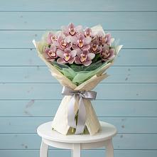 Букет цветов из:  Орхидеи и Розы в Орле-Изумруде