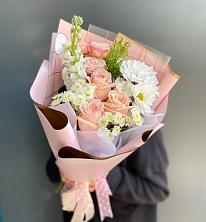 Букет цветов из:  Хризантемы и Розы в Орле-Изумруде