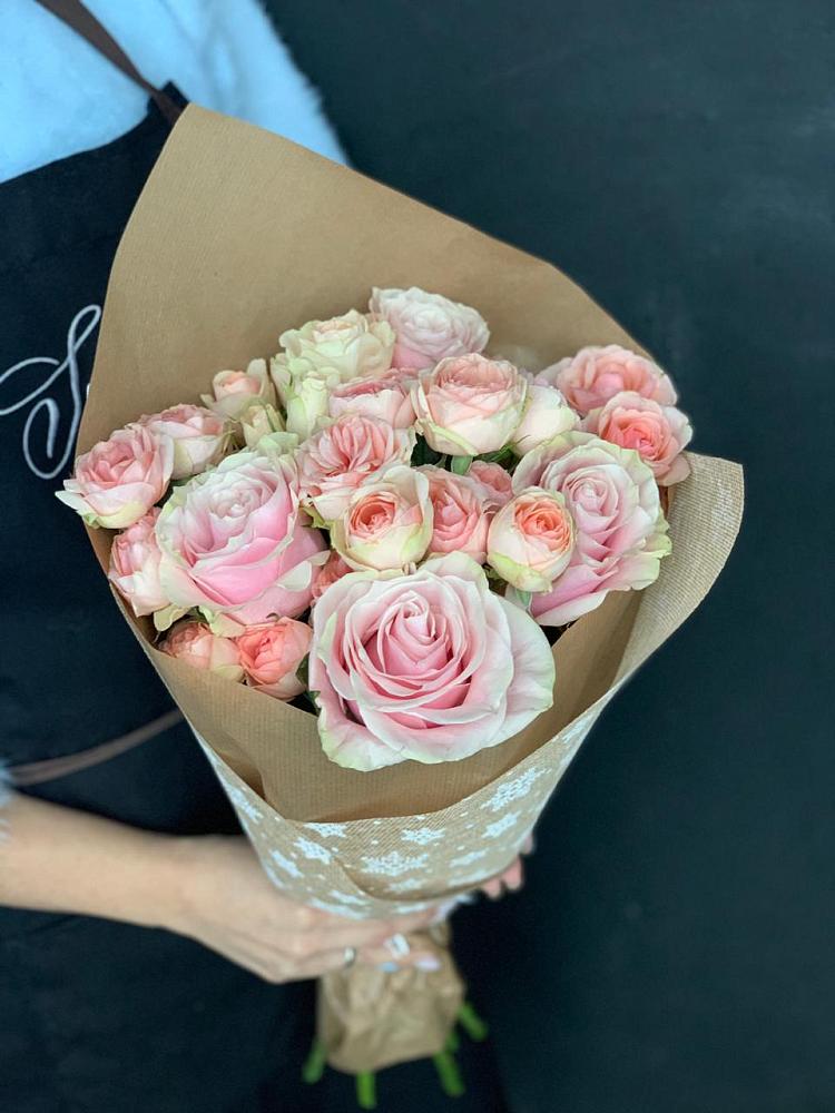 Букет цветов из: Хризантемы и Розы в Орле-Изумруде