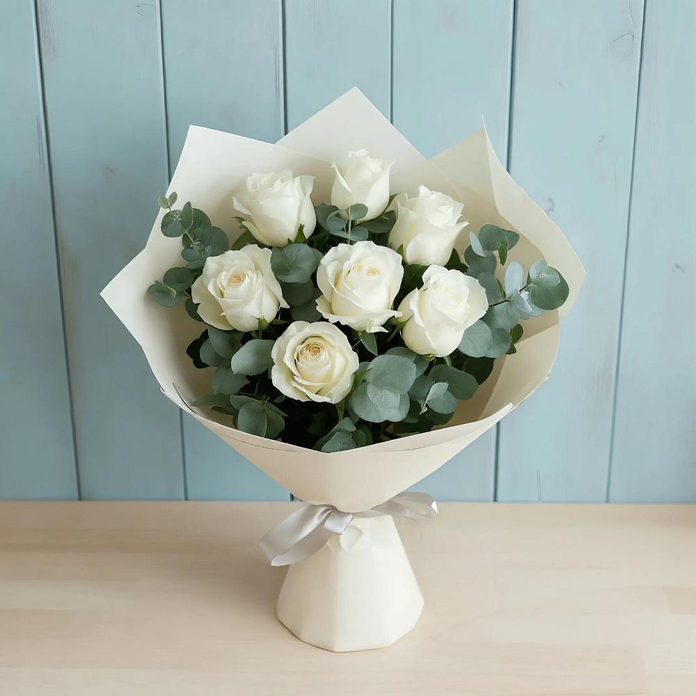 Букет Белые розы в Эвкалипте в Орле-Изумруде