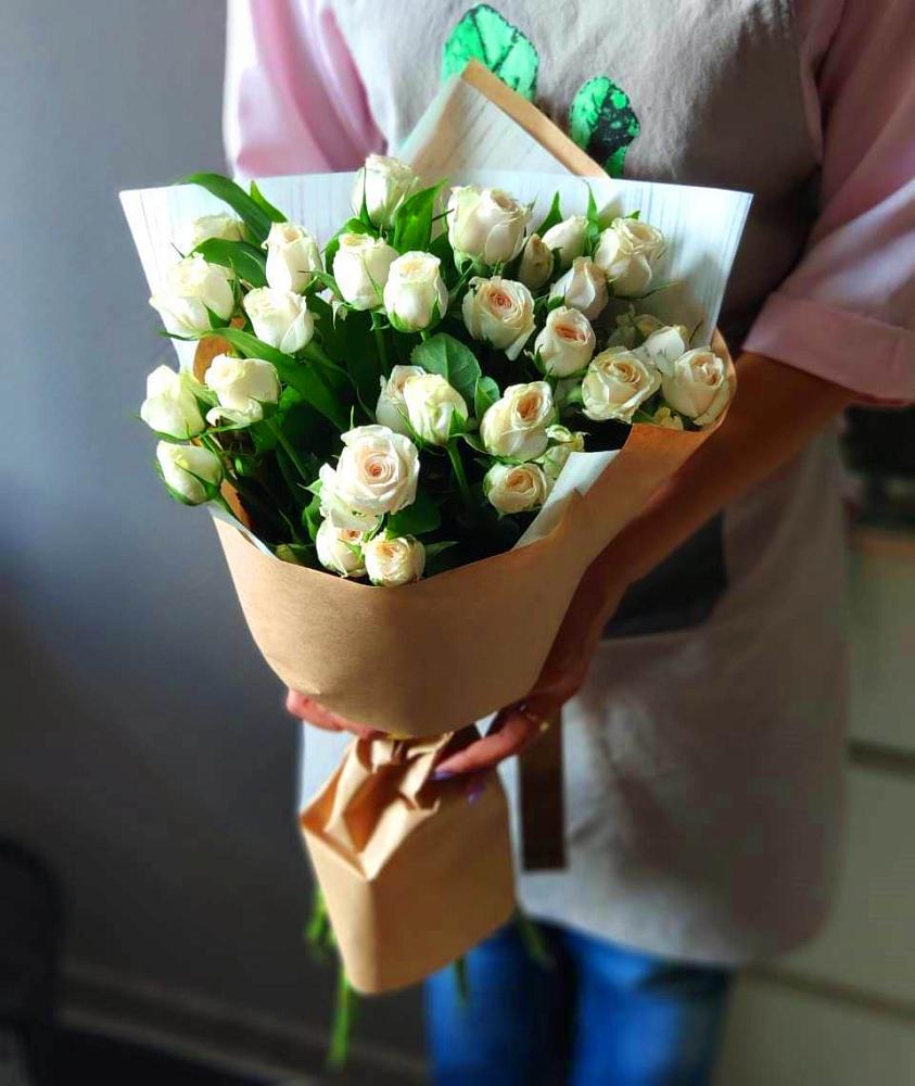 Букет цветов из: Розы в Орле-Изумруде