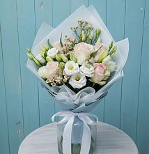 Букет цветов из:  Розы и Лизиантусы в Орле-Изумруде