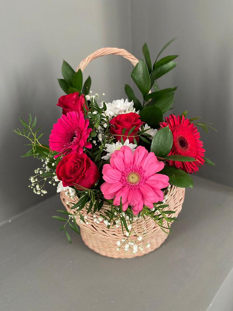 Цветочная композиция из Розы, Хризантемы и Герберы в корзине в Орле-Изумруде