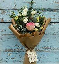 Букет цветов из:  Розы и Лизиантусы в Орле-Изумруде