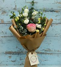 Букет цветов из:  Розы и Лизиантусы в Орле-Изумруде