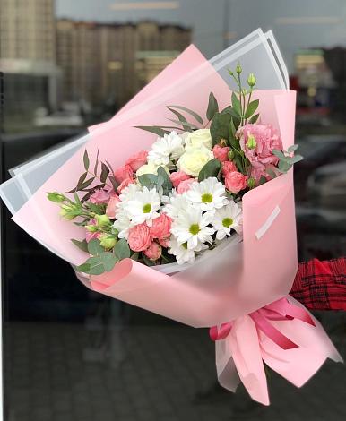 Букет цветов из: Розы, Лизиантусы и Хризантемы в Орле-Изумруде