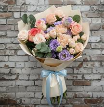 Букет цветов из:  Розы, Лизиантусы и Гвоздики в Орле-Изумруде