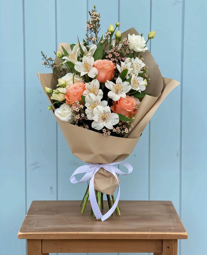 Букет цветов из: Альстромерии, Лизиантусы, Розы и Хризантемы в Орле-Изумруде