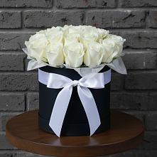 Цветочная композиция из Розы в шляпной коробке в Орле-Изумруде